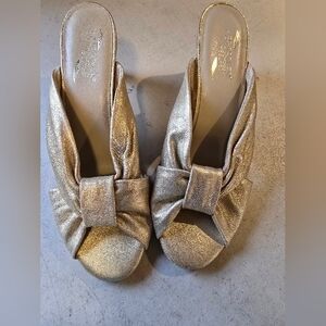 Aerosols Heel Rest old Bow Heels Size 10.5
